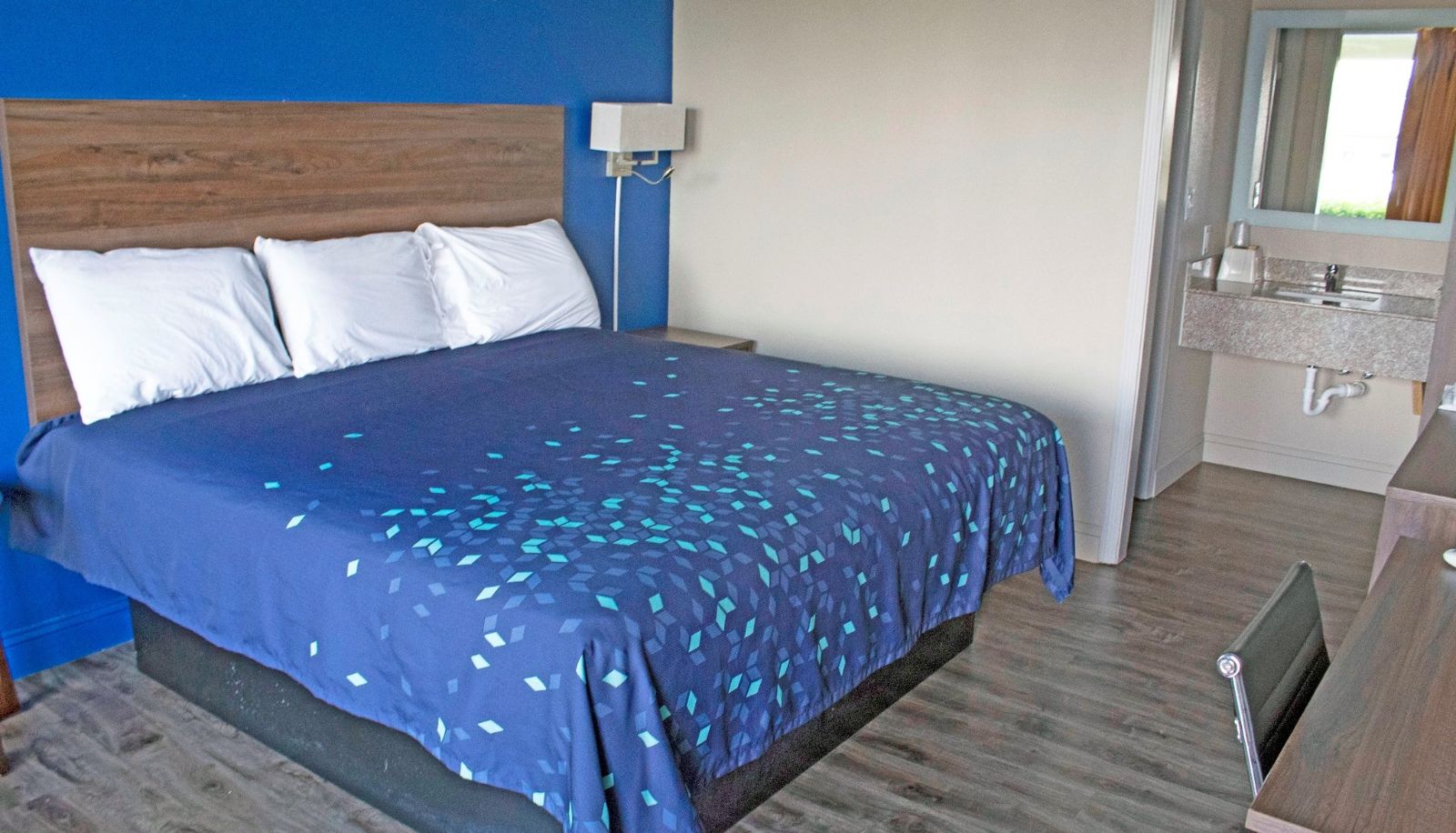 Room - Scottish Inns Commerce