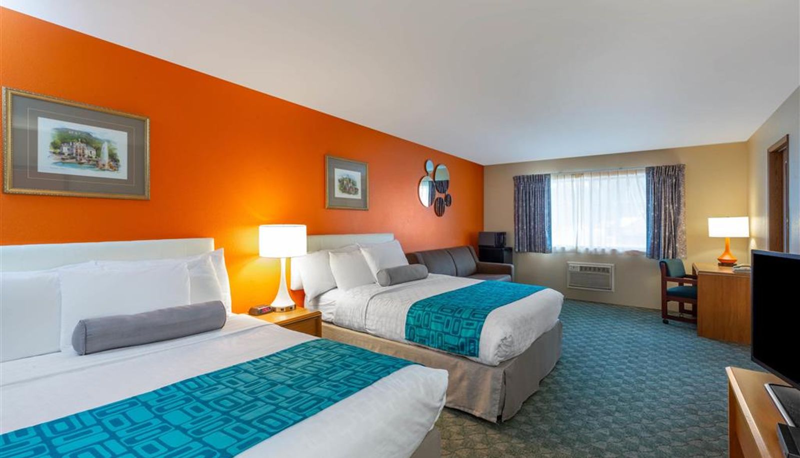 Camera - Howard Johnson by Wyndham Leavenworth