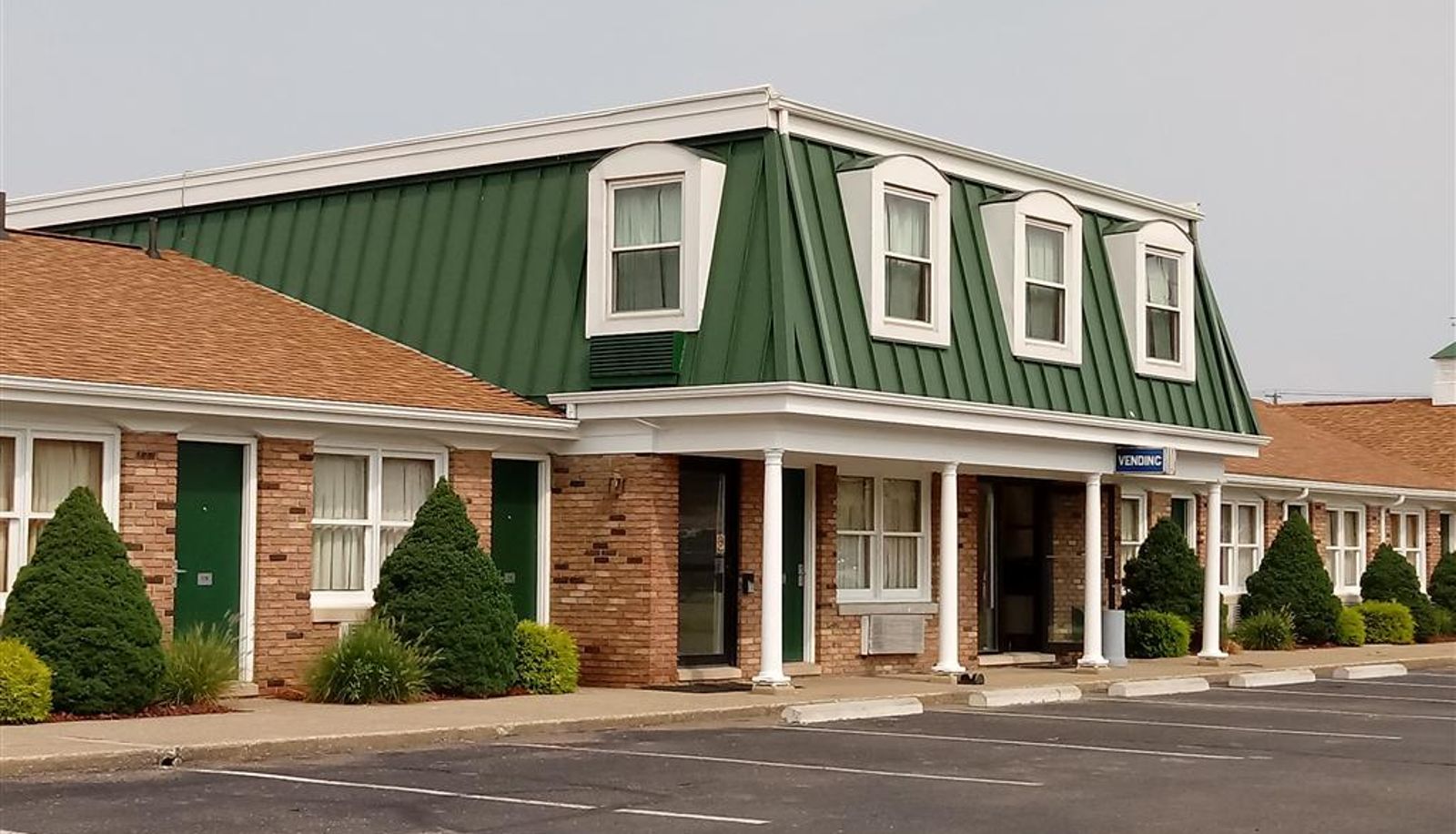 Widok na zewnątrz - Travelodge by Wyndham New Philadelphia