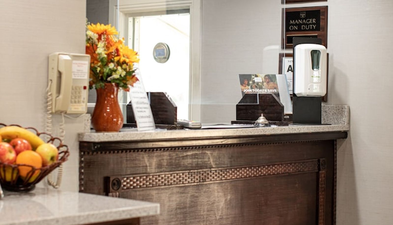 Reception - Knights Inn Mount Airy