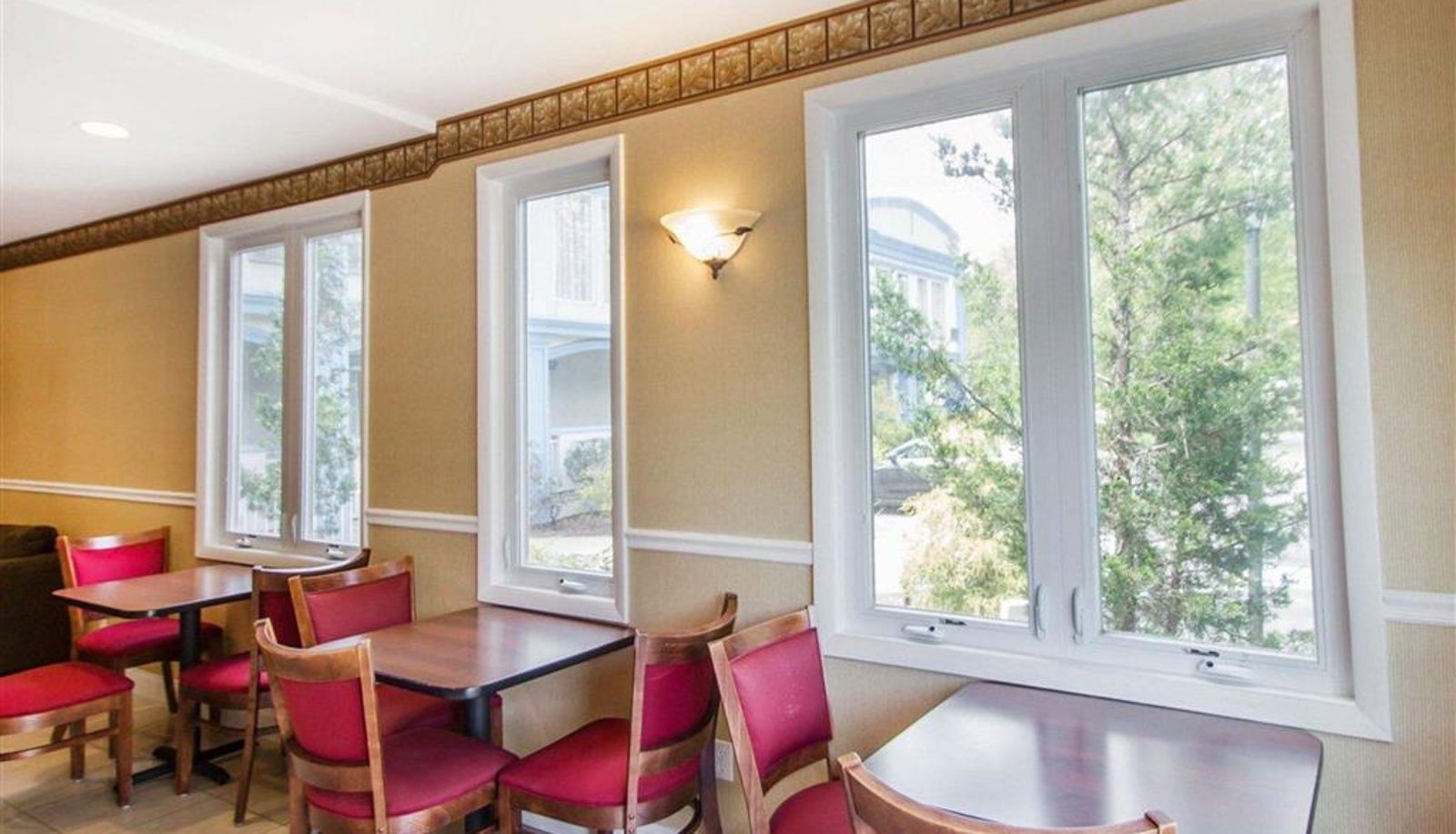Restaurant - Econo Lodge Inn & Suites Old Saybrook - Westbrook