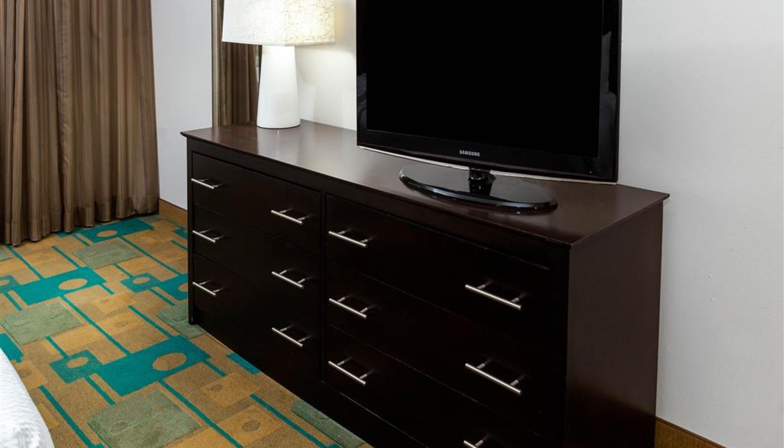 Habitación - La Quinta Inn & Suites by Wyndham Milwaukee Bayshore Area