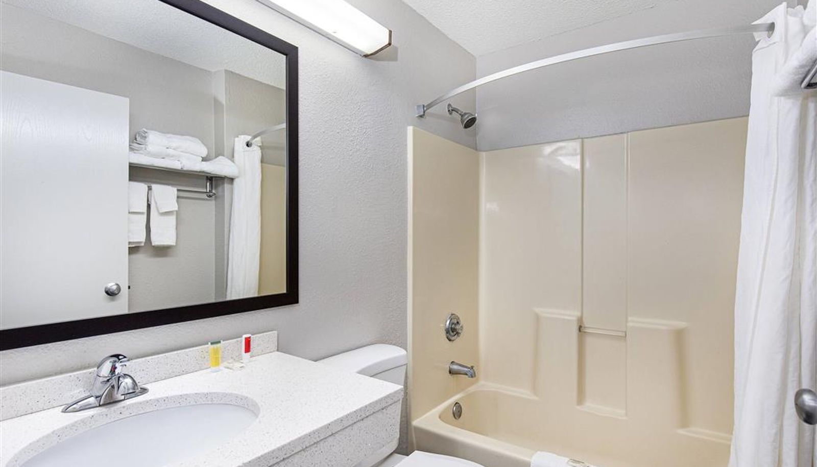 Zimmer - Microtel Inn & Suites by Wyndham Cordova Memphis I-40 East