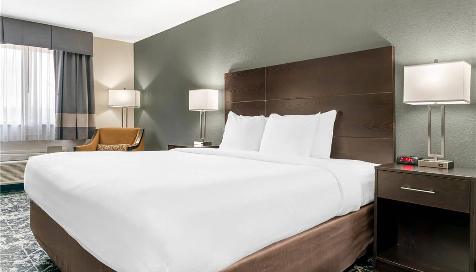 Zimmer - Quality Inn Grand Rapids South-Byron Center
