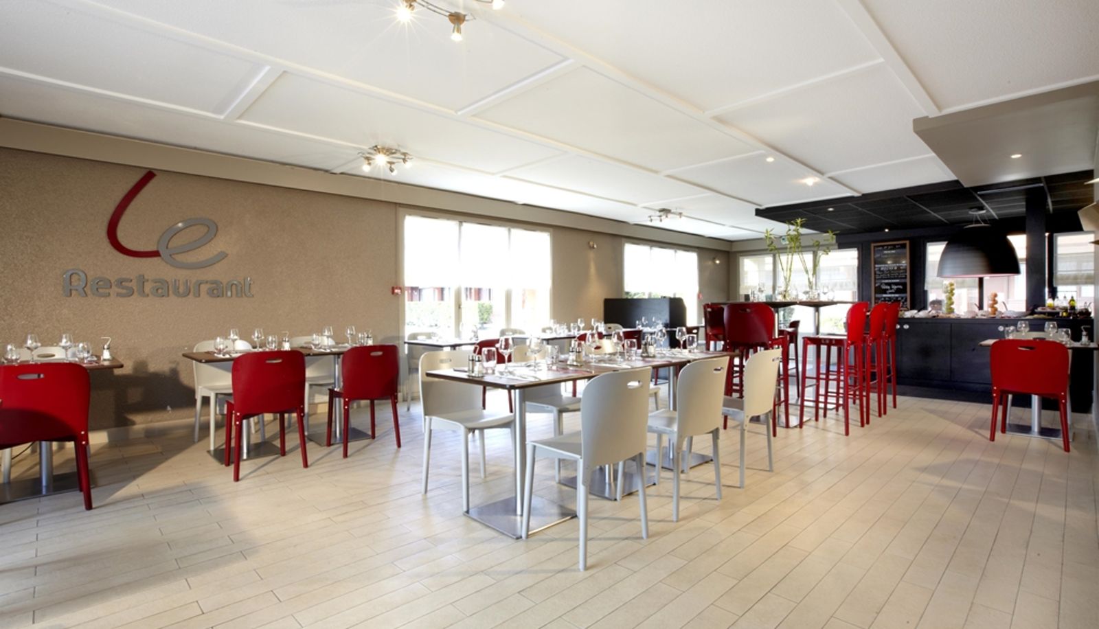 Restaurant - CAMPANILE CALAIS