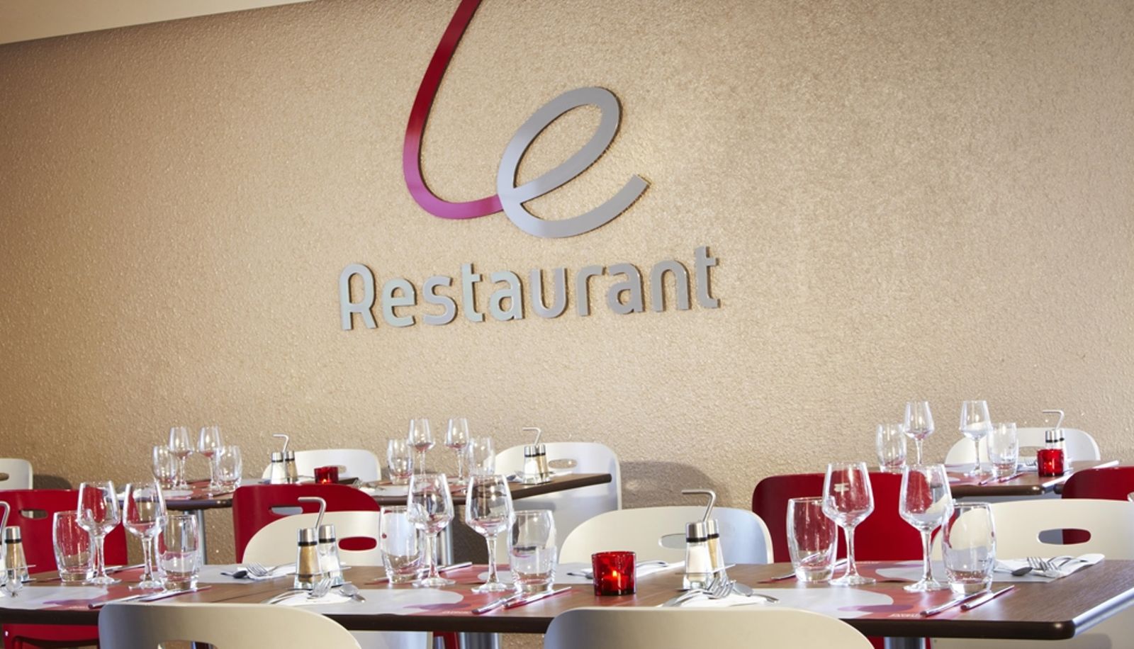 Restaurant - CAMPANILE CALAIS