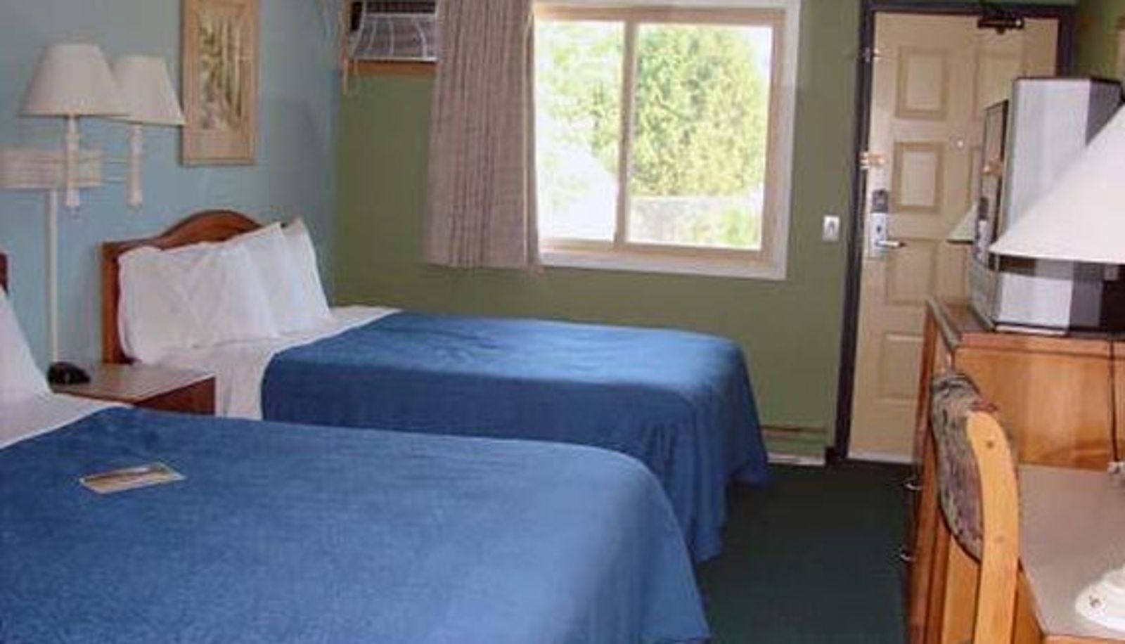 Lobby - Canadas Best Value Inn & Suites Castlegar