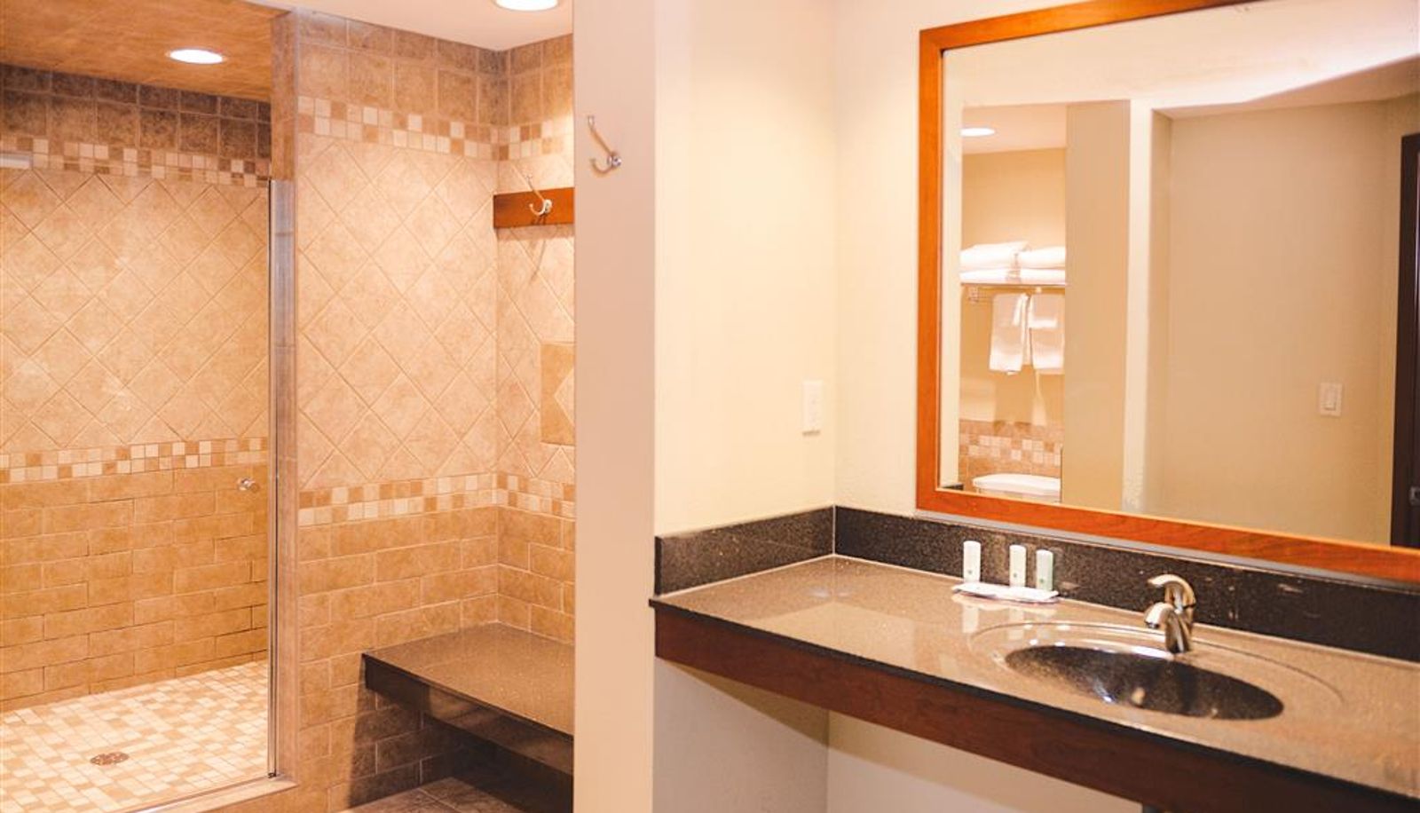 Kamer - Quality Inn & Suites Ames Conference Center Near ISU Campus