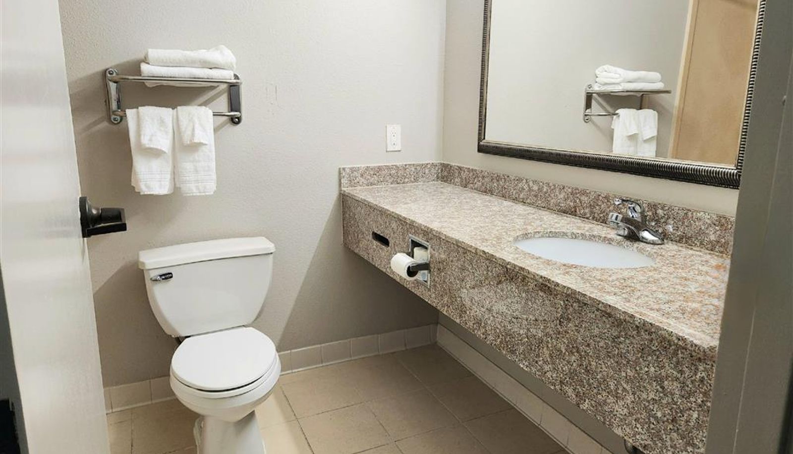Room - Days Inn by Wyndham LaPlace- New Orleans