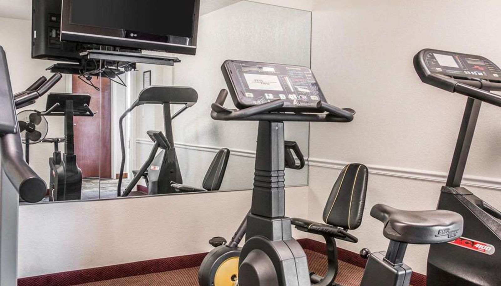 Wellness and fitness area - Quality Inn Holland - Toledo