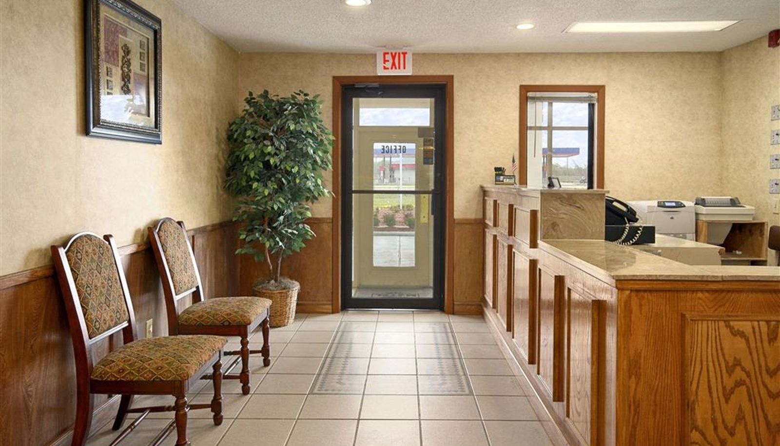 Hall - Super 8 by Wyndham Rayville