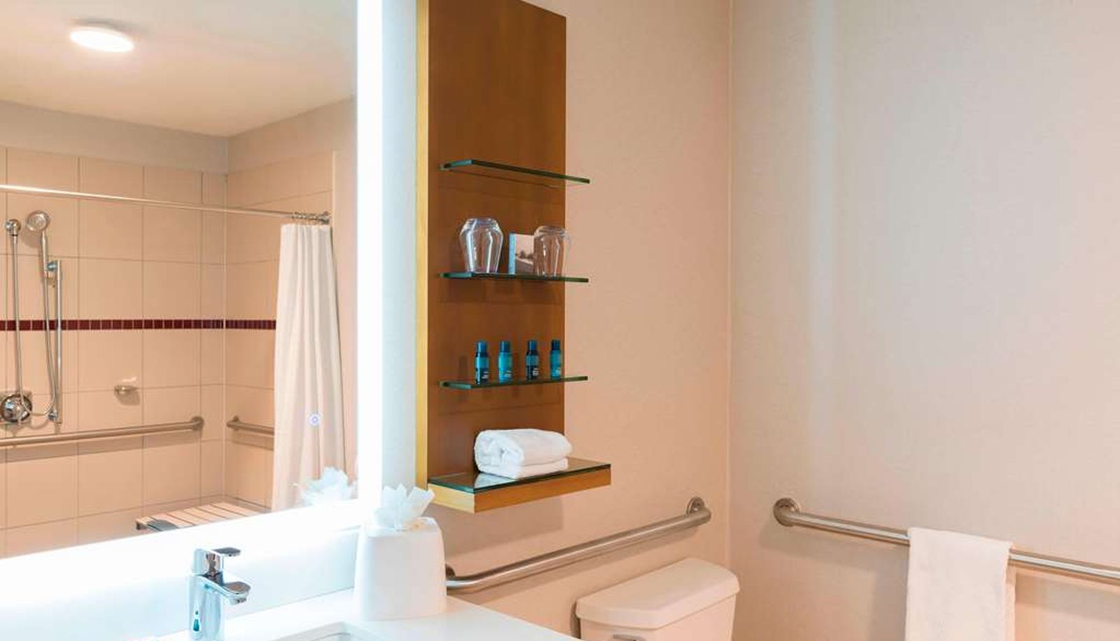 Chambre - Sonesta Hotel Grand Rapids Airport