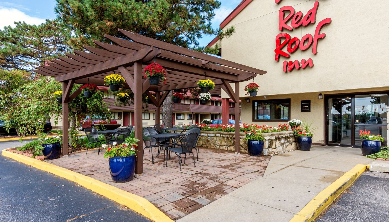 Info - Red Roof Inn Grand Rapids Airport