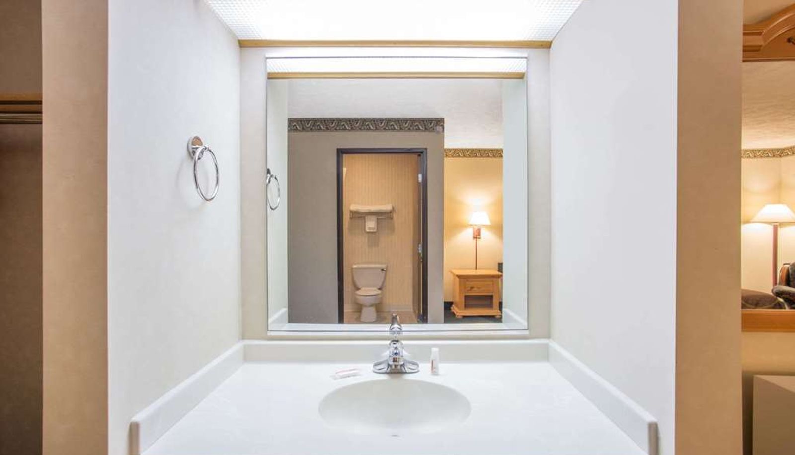 Room - Super 8 by Wyndham El Paso IL