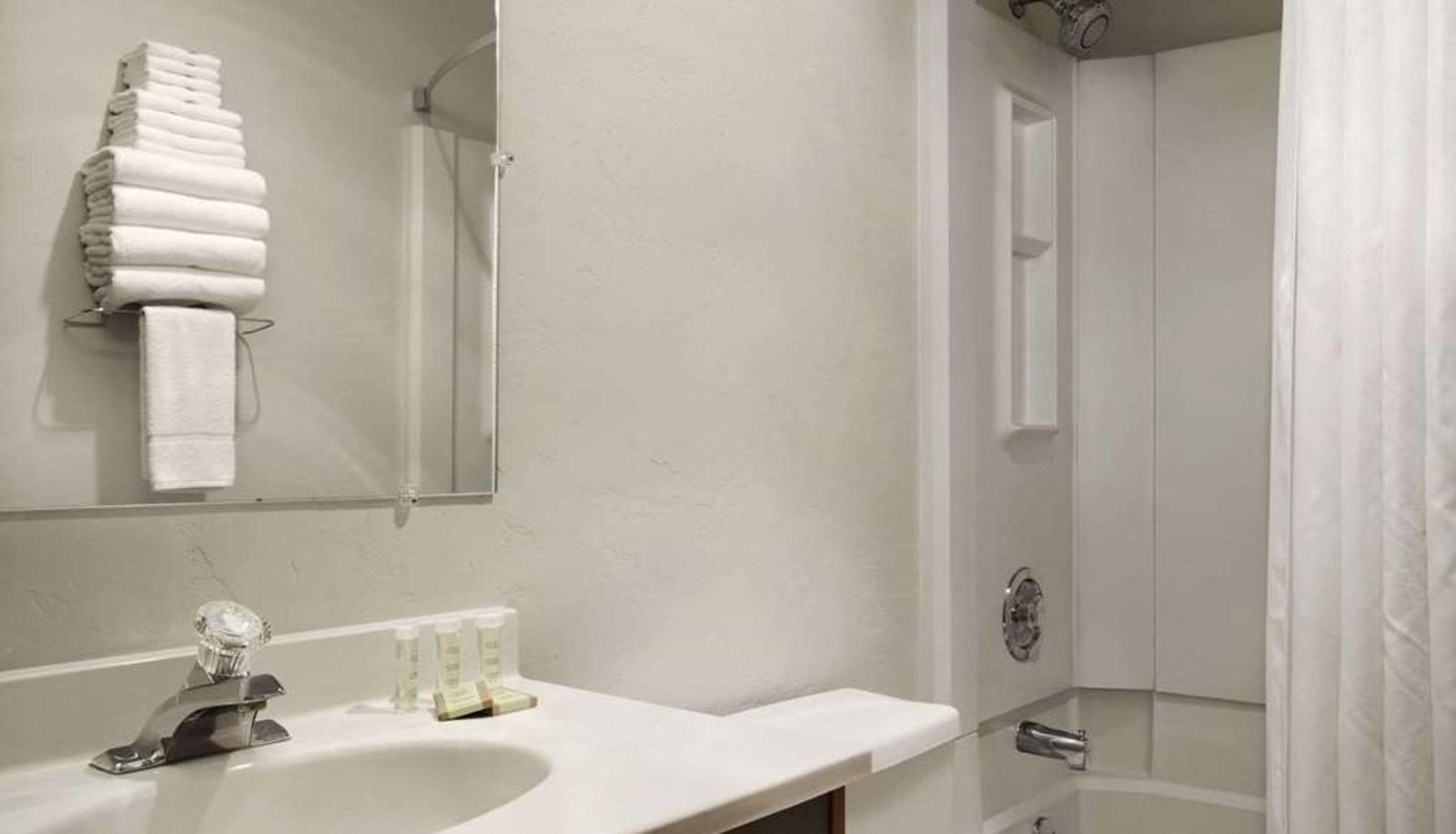 Zimmer - Super 8 by Wyndham Portland Airport