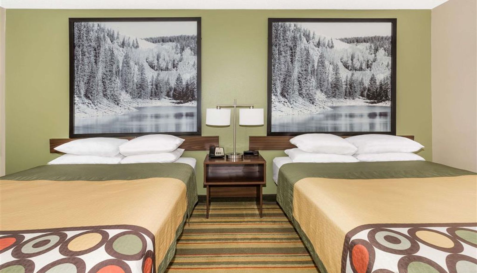 Room - Super 8 by Wyndham Montrose