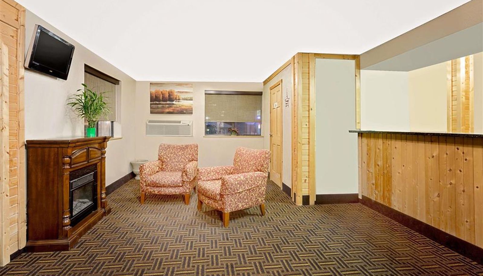 Hall - Super 8 by Wyndham Elkins
