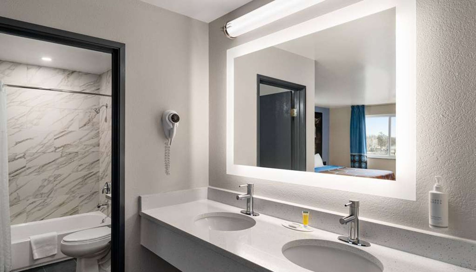 Kamer - Super 8 by Wyndham Columbus/Edinburgh