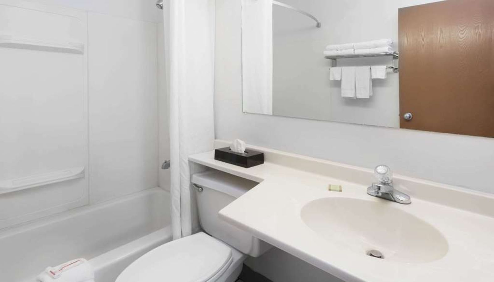 Room - Super 8 by Wyndham Merrillville