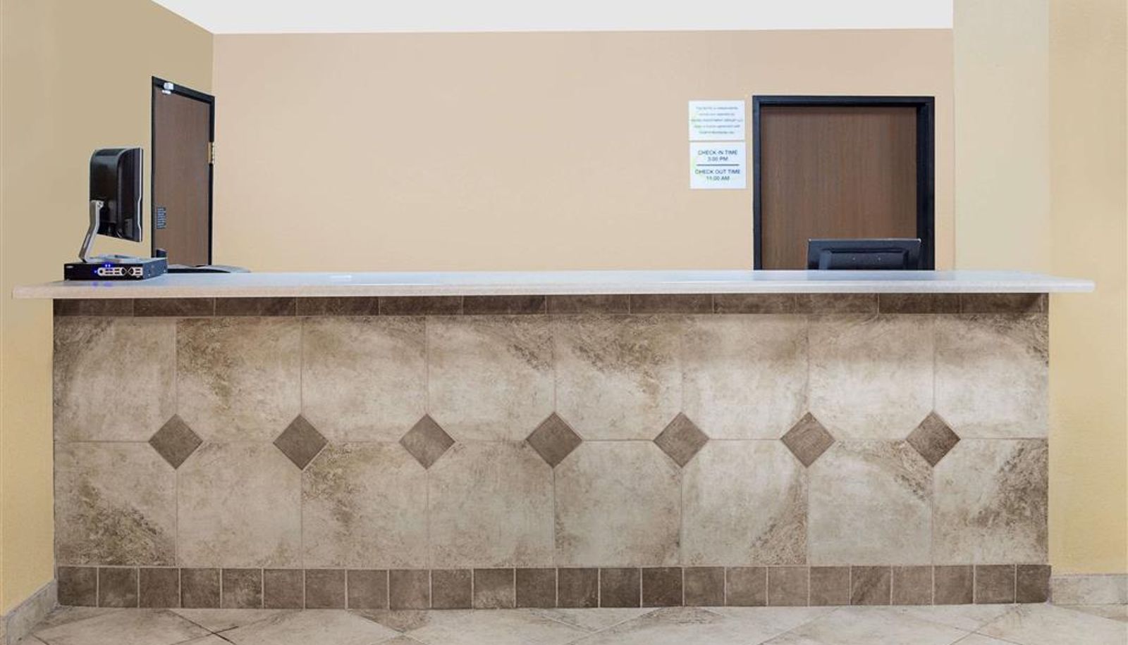 Lobby - Super 8 by Wyndham Sheboygan WI