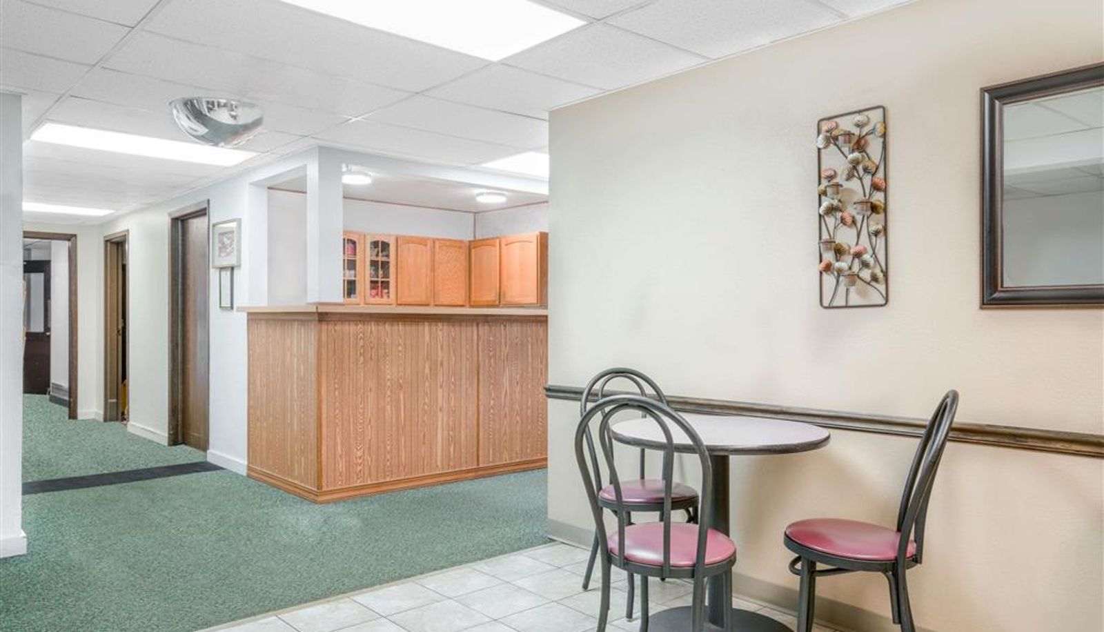 Lobby - Super 8 by Wyndham Tomah Wisconsin