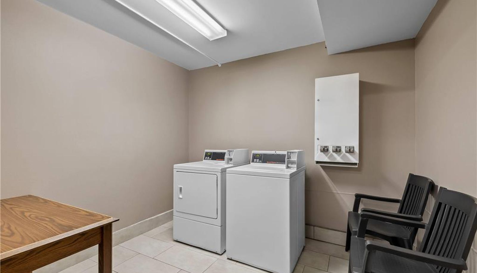 Vista interna - Super 8 by Wyndham Watertown WI
