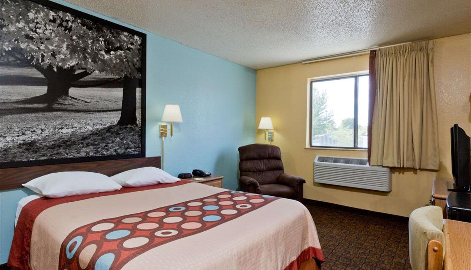 Room - Super 8 by Wyndham Lexington Park/California Area
