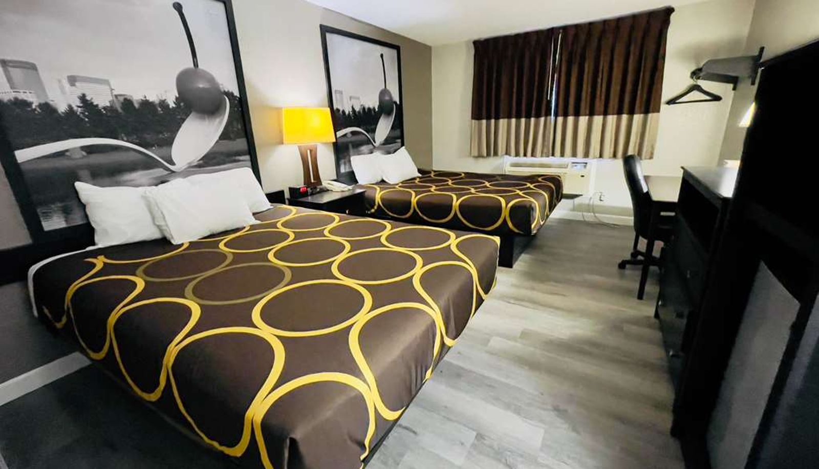 Room - Super 8 by Wyndham Shakopee