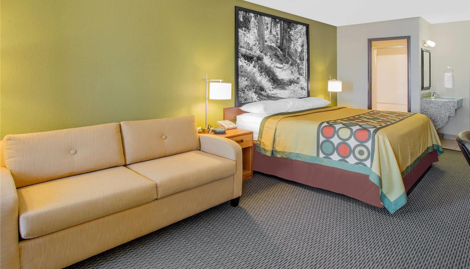 Suite - Super 8 by Wyndham Windsor/Madison North