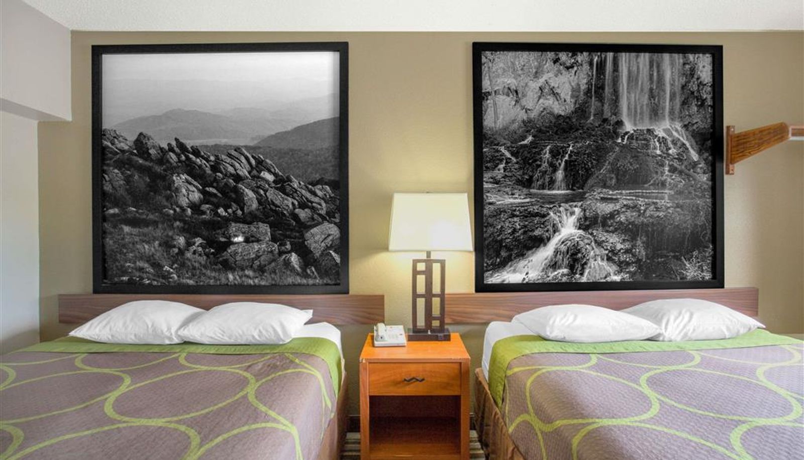 Room - Super 8 by Wyndham Abingdon VA