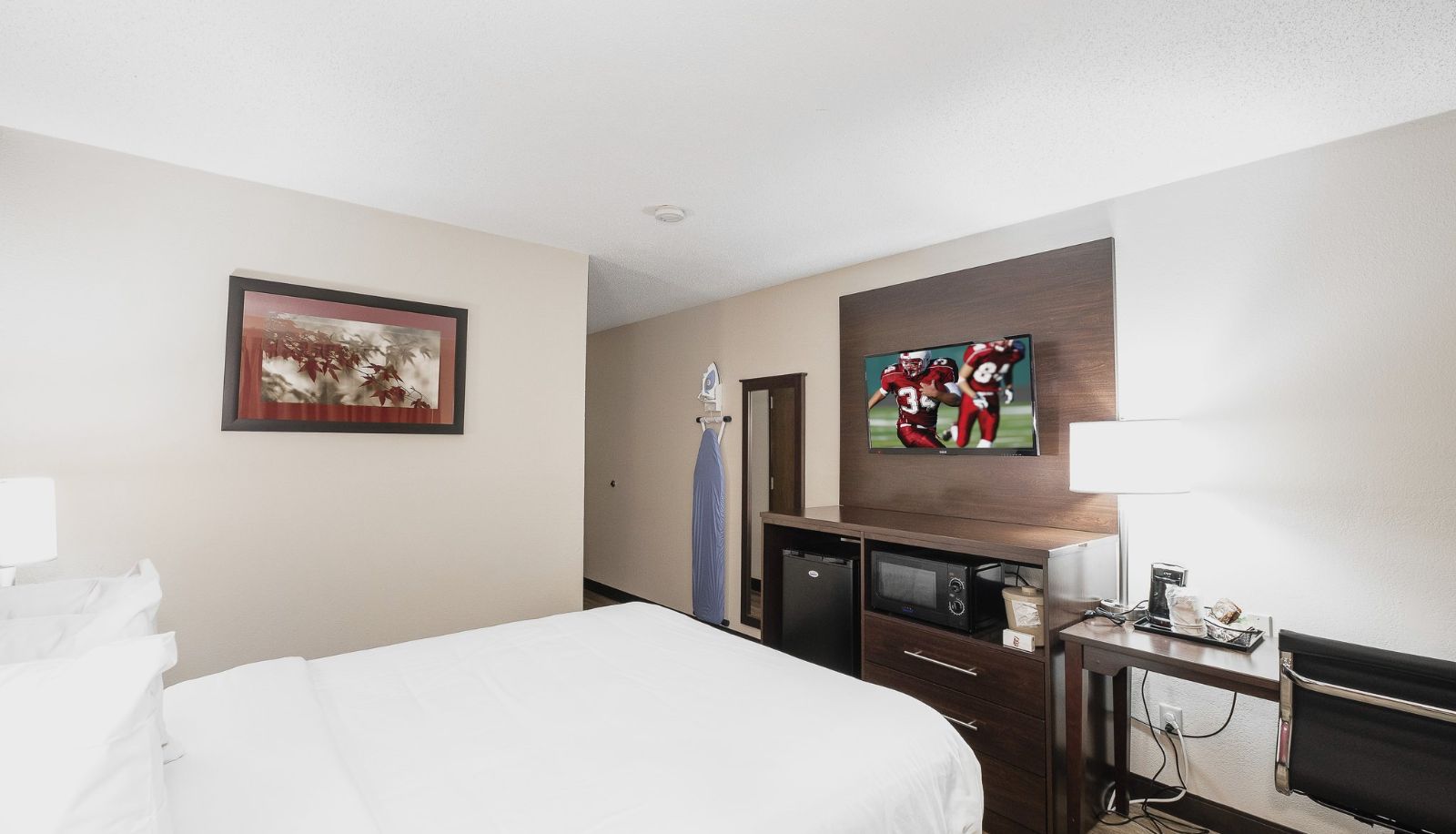 Room - Red Roof Inn Bristol