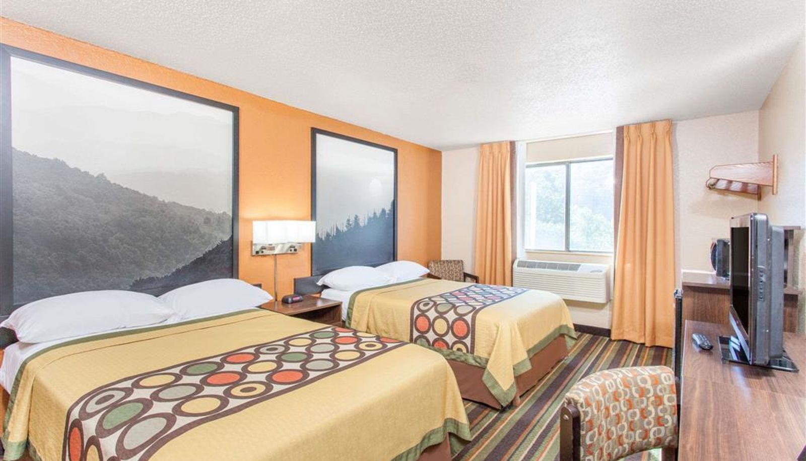 Room - Super 8 by Wyndham Norton VA