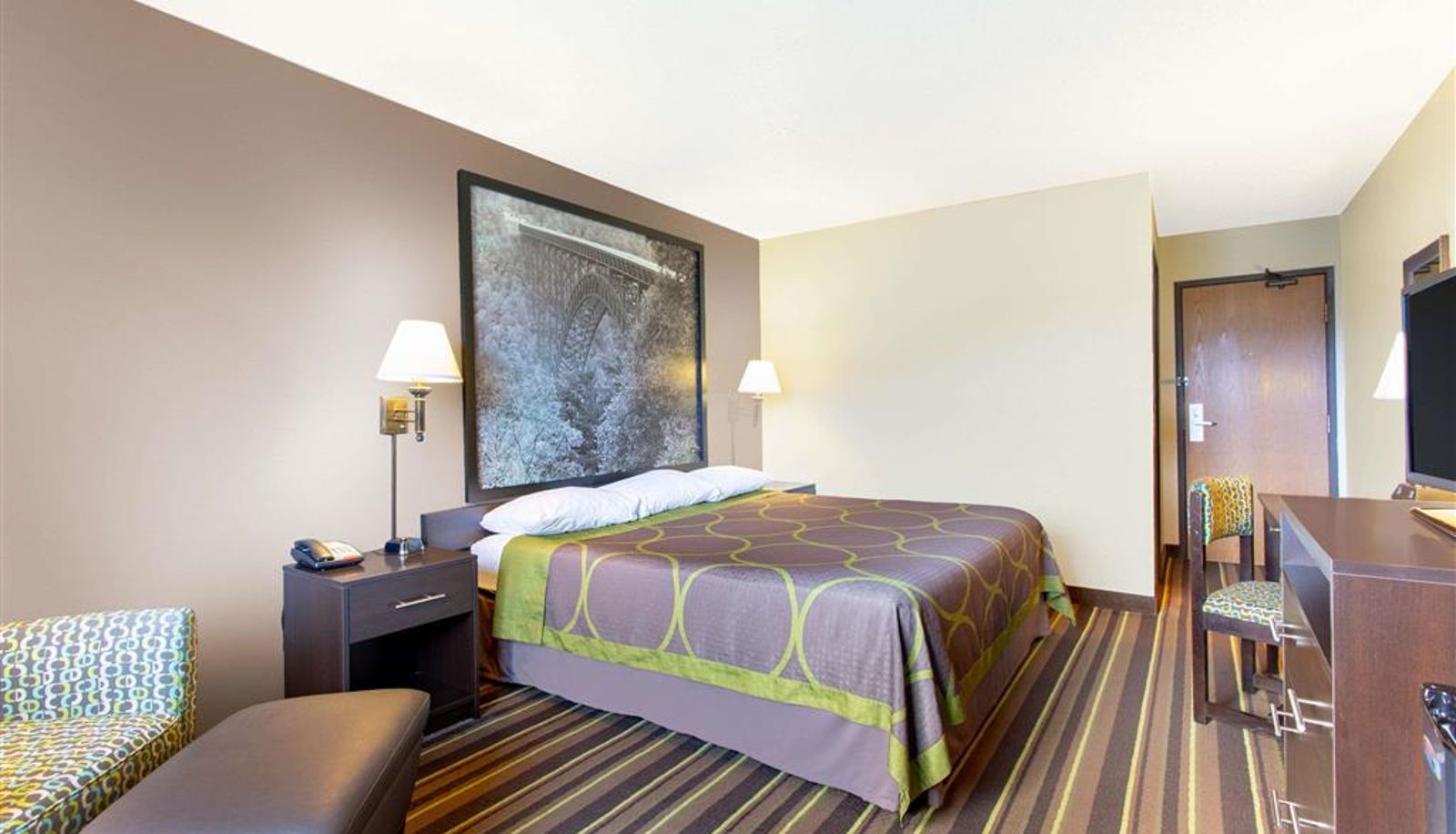 Room - Super 8 by Wyndham Weston WV