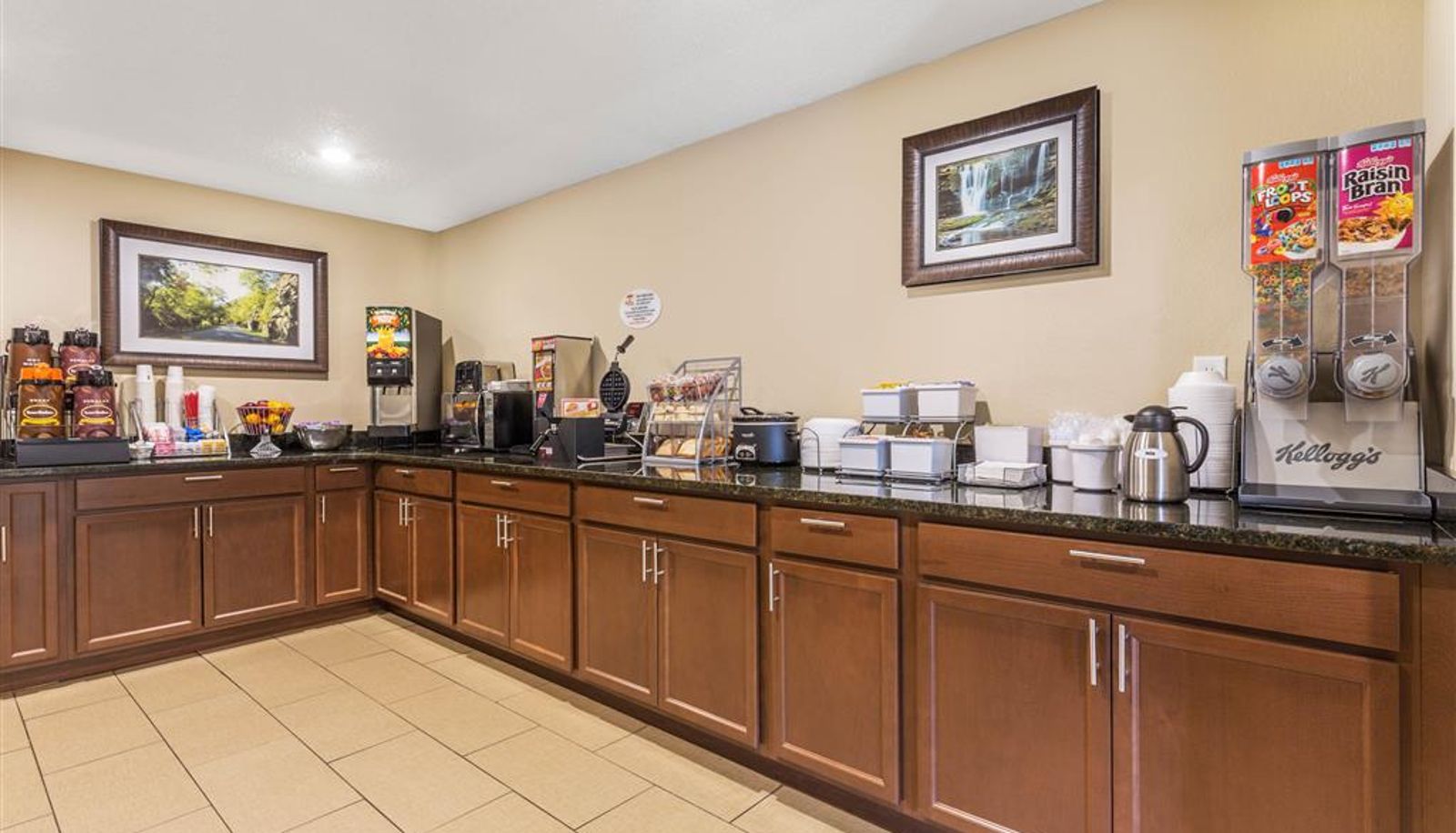 Innenbreich - Super 8 by Wyndham Weston WV