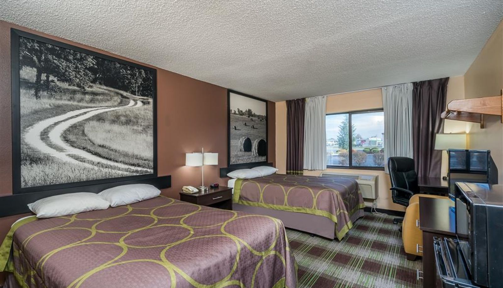 Room - Super 8 by Wyndham Campbellsville KY