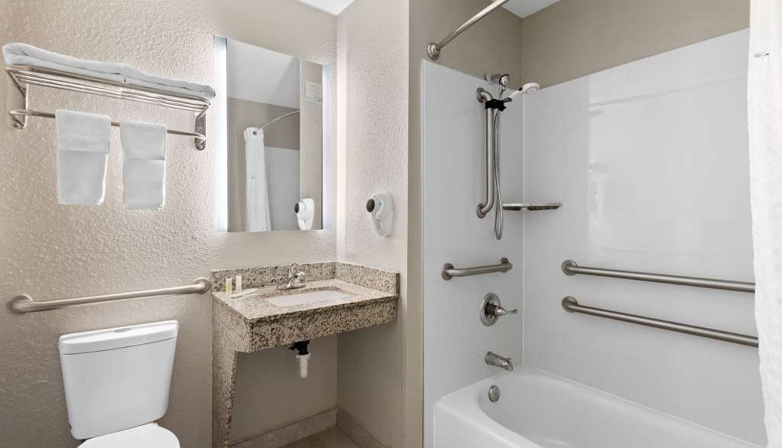 Room - Super 8 by Wyndham Elizabethtown