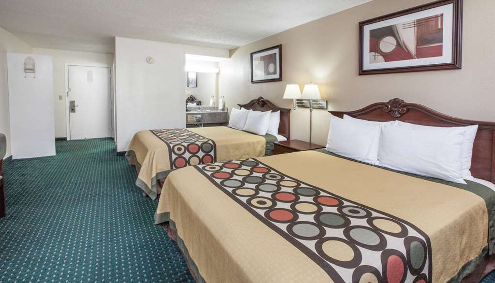 Room - Super 8 by Wyndham Clinton