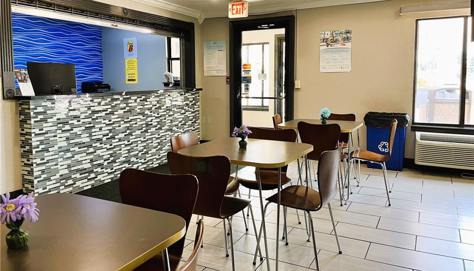 Lobby - Super 8 by Wyndham Vincennes