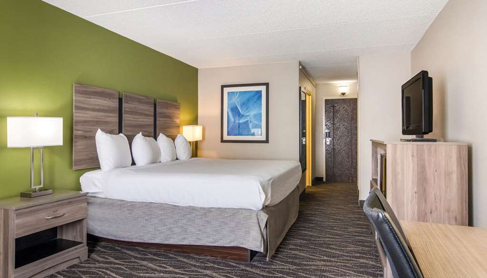 Camera - Best Western Dutch Valley Inn