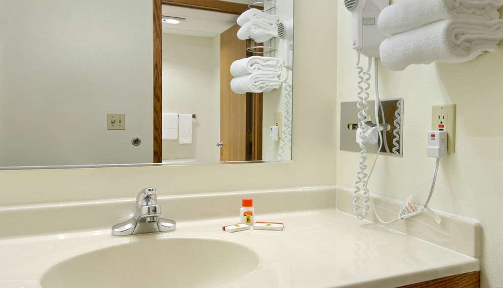 Room - Super 8 by Wyndham Chillicothe