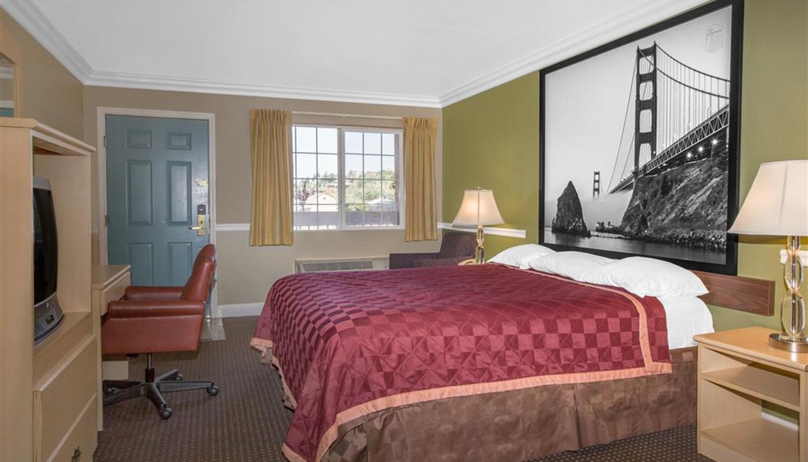 Room - Super 8 by Wyndham Hayward Downtown