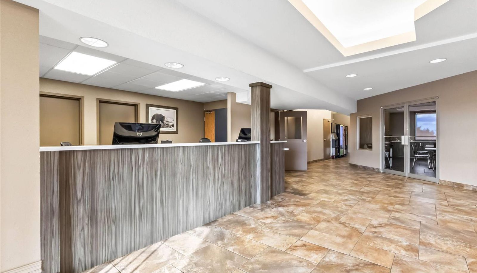 Hall - Super 8 by Wyndham Prince Albert