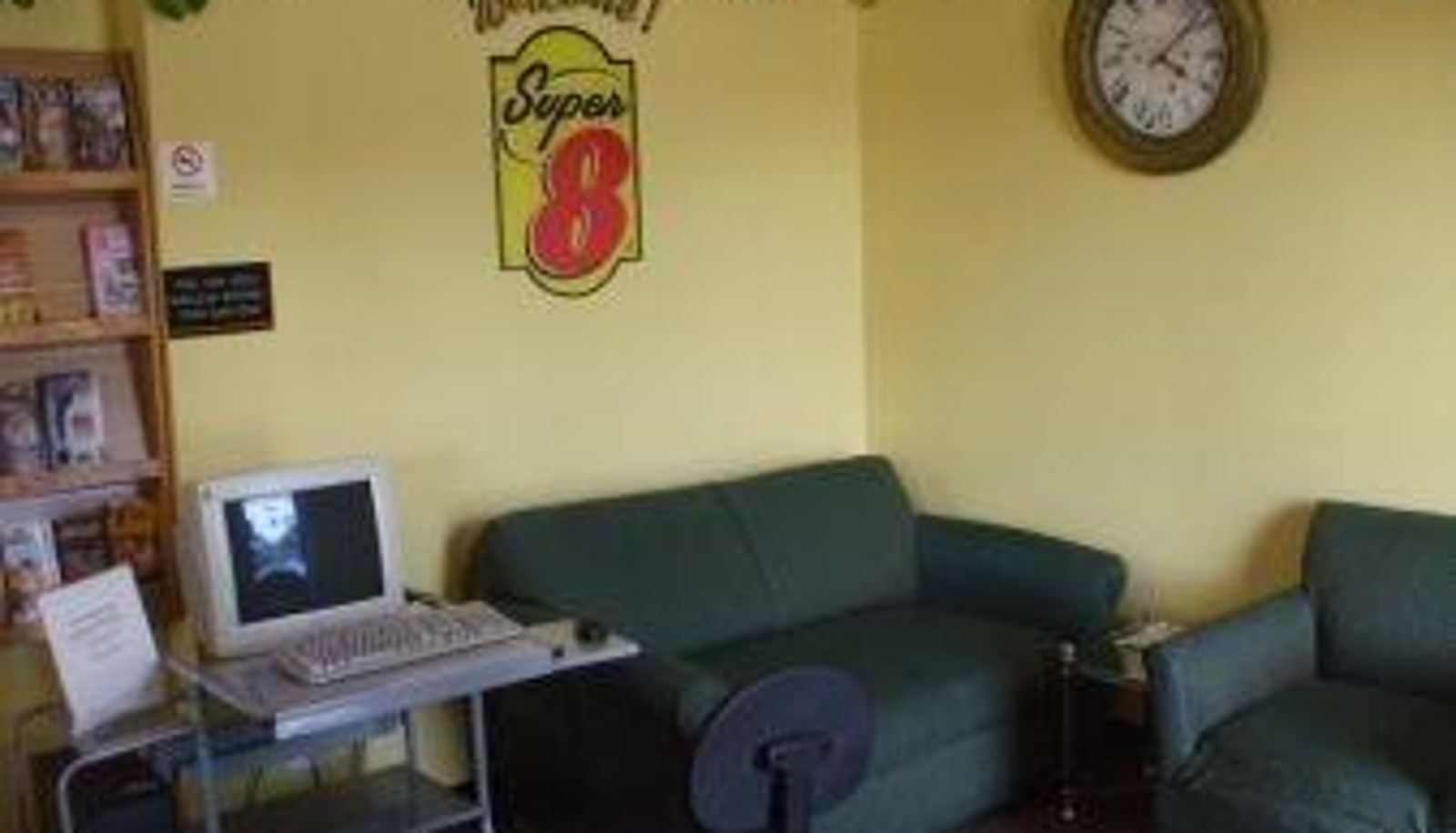 Lobby - Super 8 by Wyndham Bellmawr NJ/Philadelphia PA Area