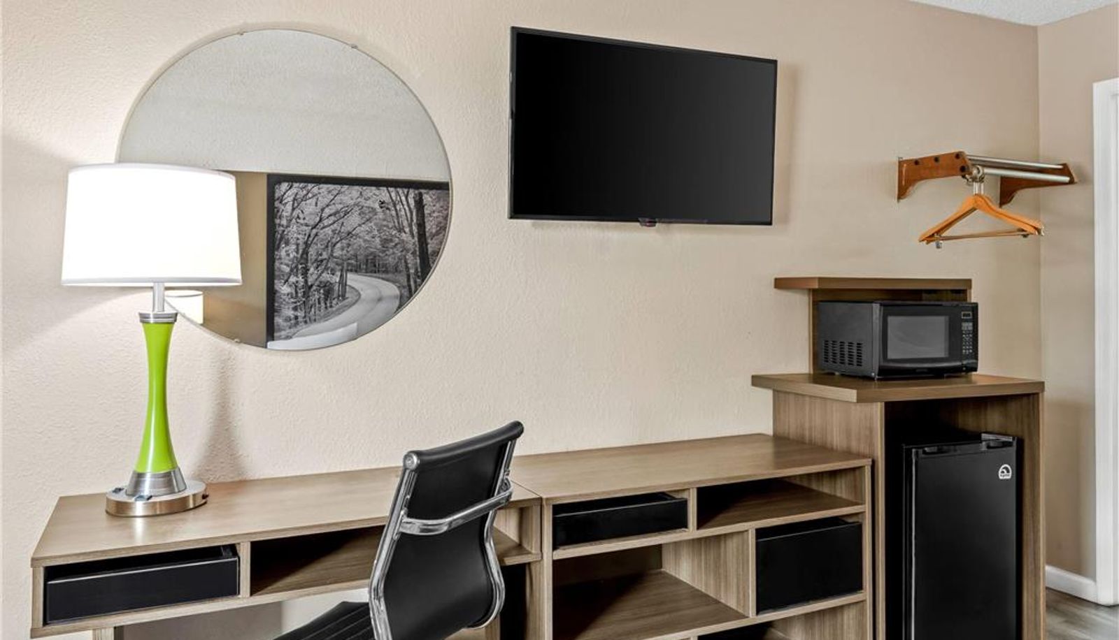 Room - Super 8 by Wyndham Brownsburg