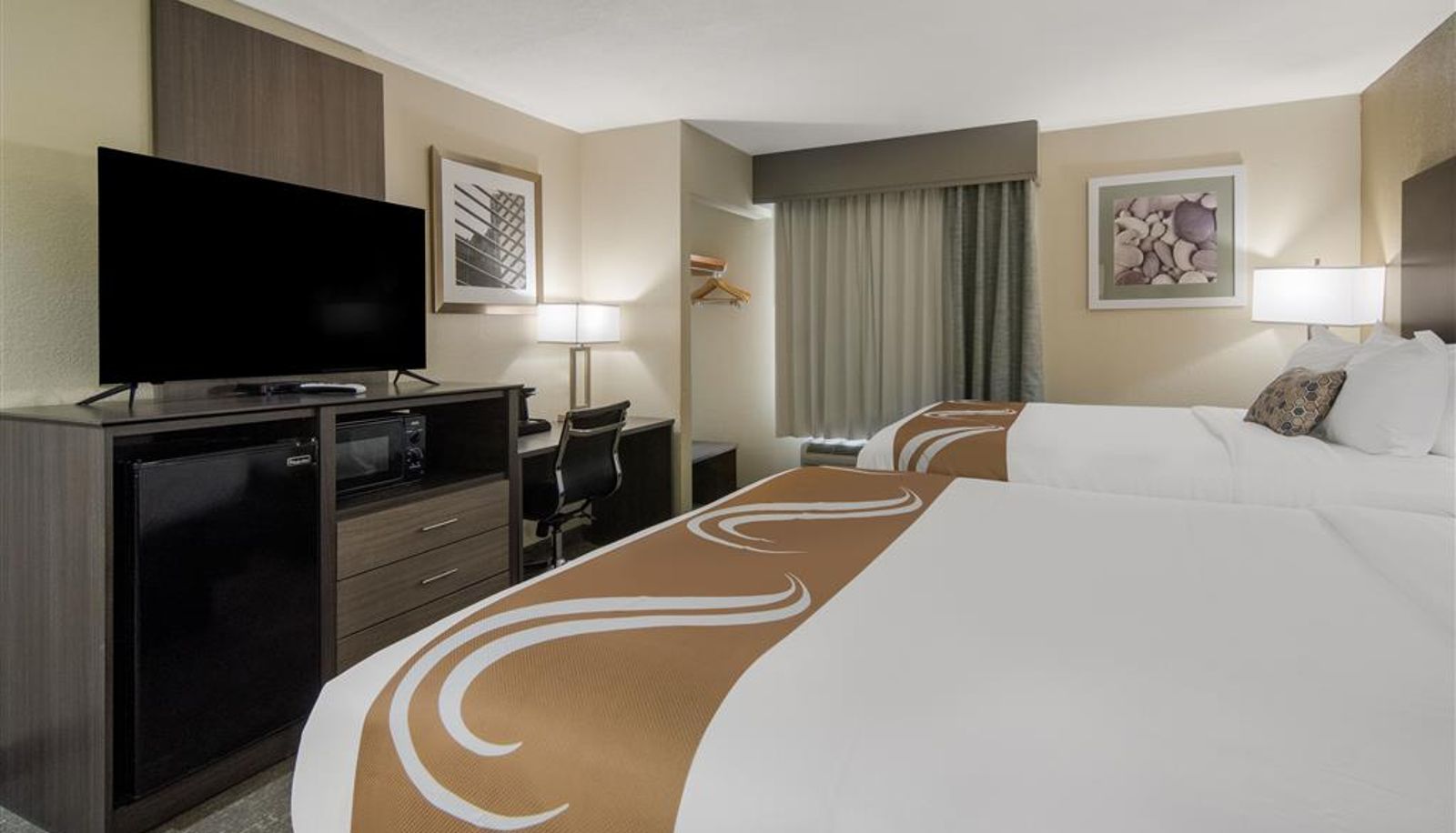 Room - Quality Inn & Suites Roanoke - Fort Worth North