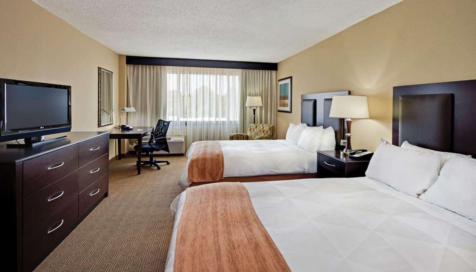 Room - Radisson Hotel Freehold