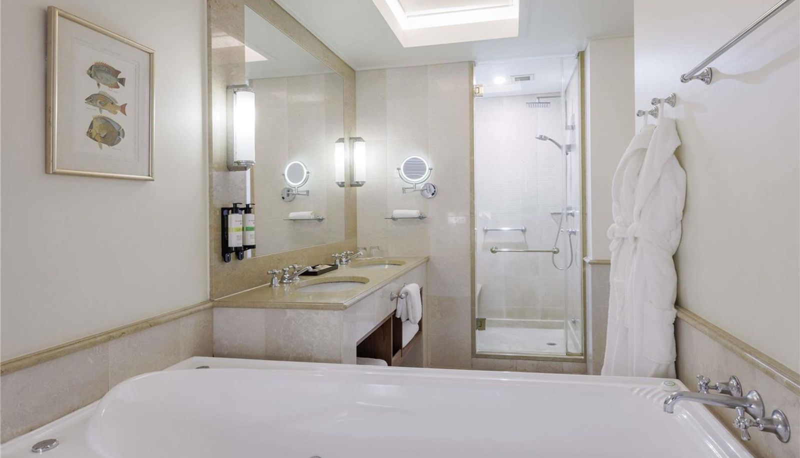 Room - Pullman Reef Hotel Casino