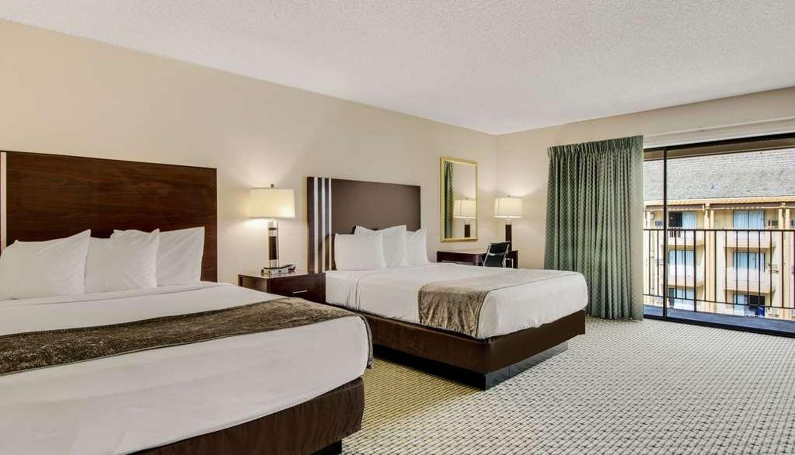 Quadruple room - Rodeway Inn & Suites Portland - Jantzen Beach
