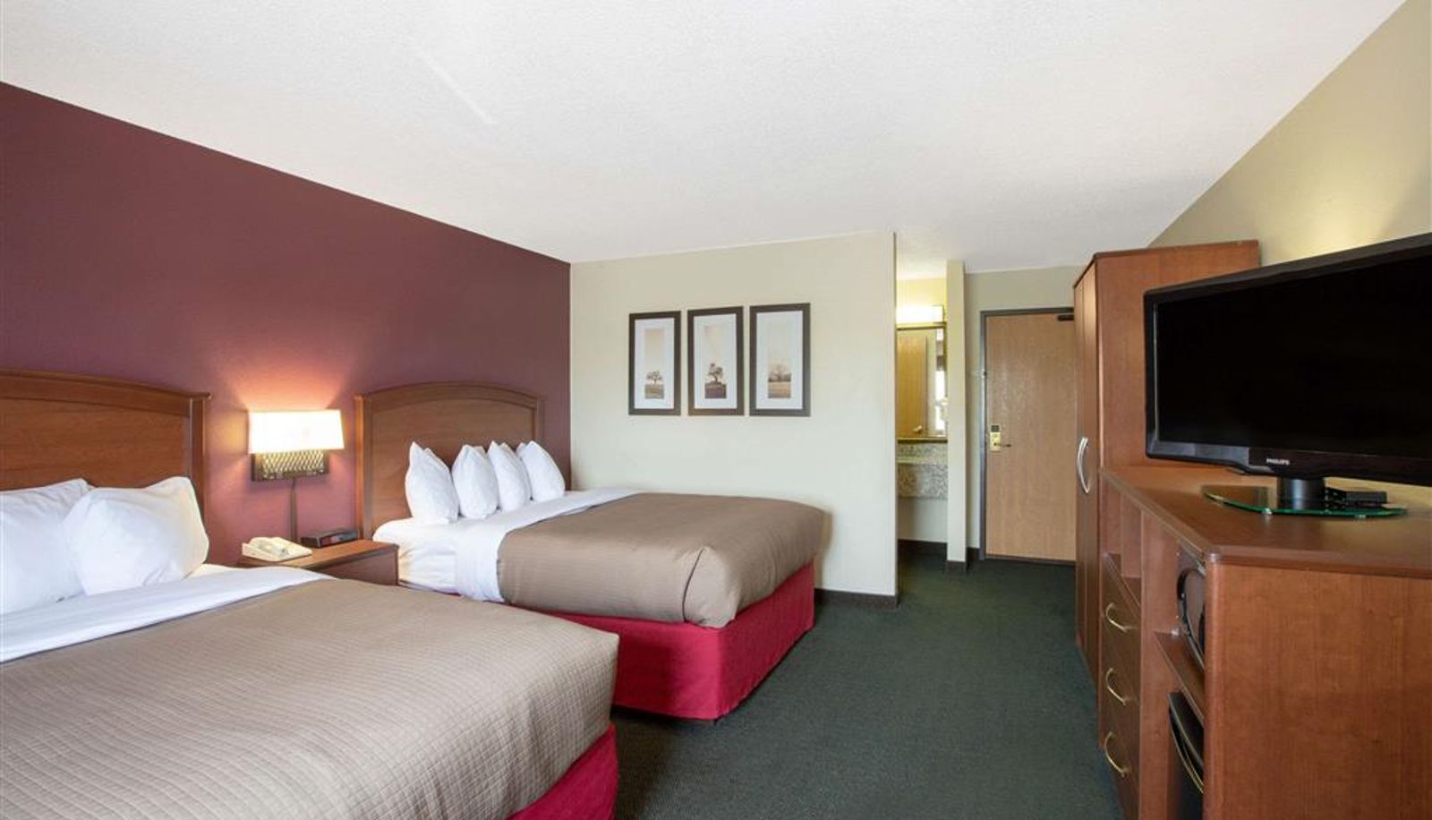 Room - AmericInn by Wyndham Kearney