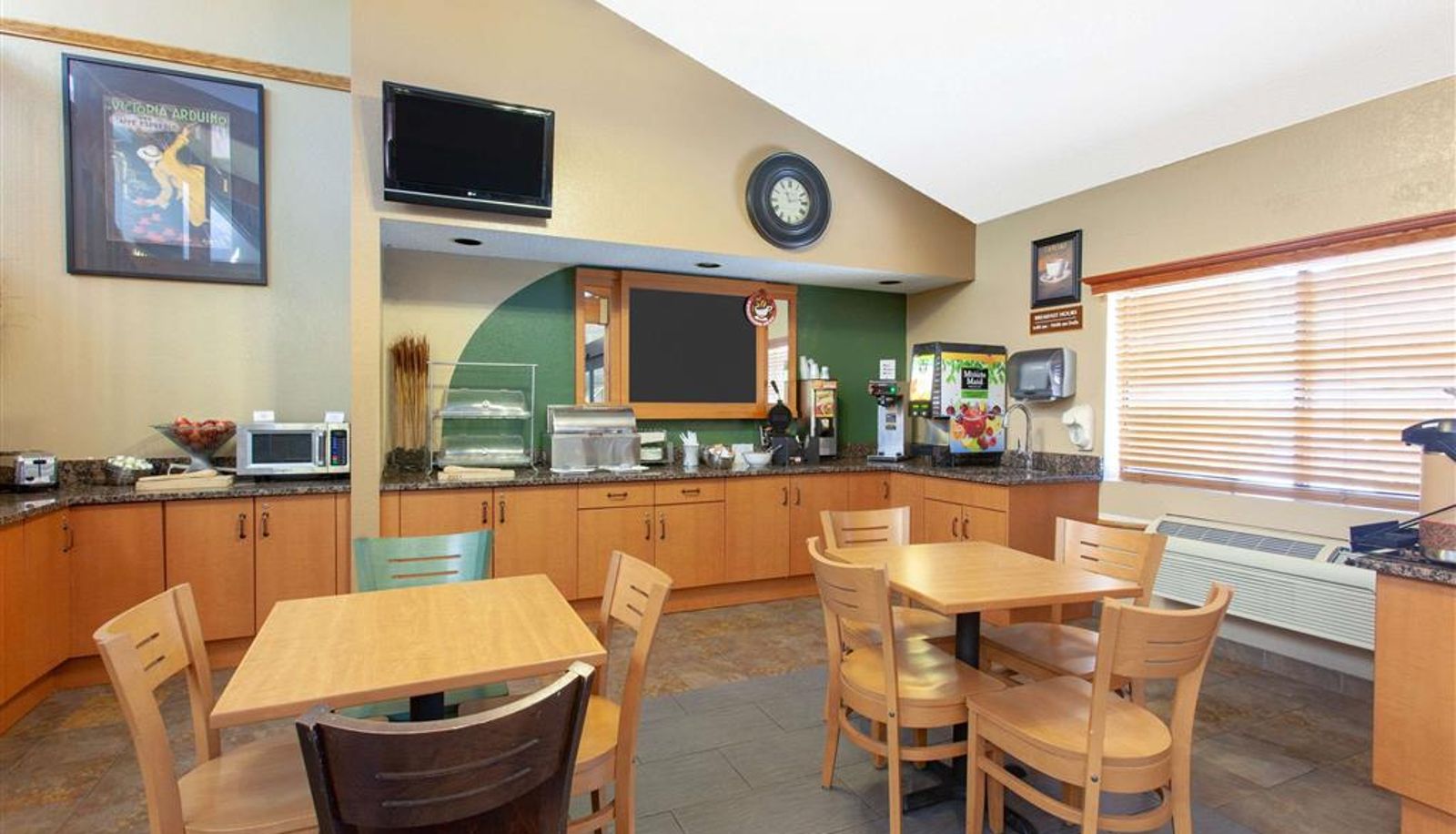 Vista interior - AmericInn by Wyndham Ham Lake
